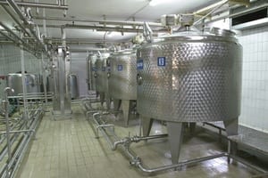 stainless steel temperature controlled pressure tanks in factory